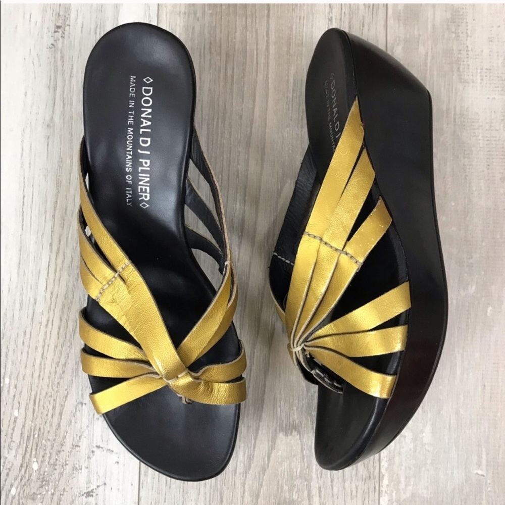 Donald J. Pliner Gold Black Cathe Platform Sandals